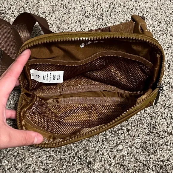 SOLD NWOT Lululemon Everywhere Belt Bag - Burnt Caramel - Picture 3 of 4